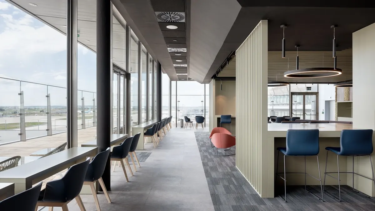 Air Lounge